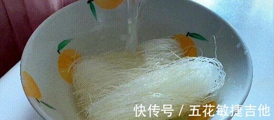 北方经典小吃韭菜盒子新做法,不和面不擀面,有滋有味一口酥香!