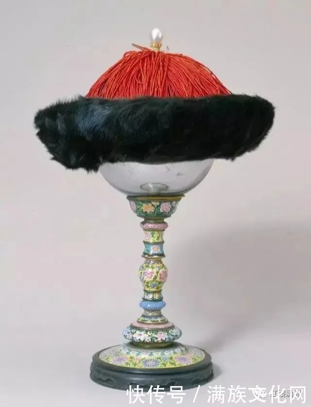 满族|冬天满族防寒的服饰