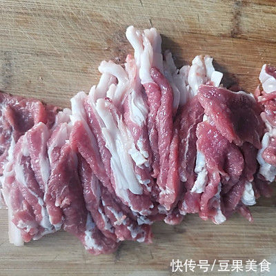 葱香羊肉|好吃的葱香羊肉这样做好吃一百倍！多吃还能助消化