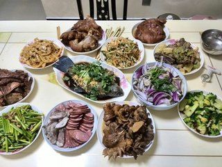  东北|东北的年夜饭已经变了，看看20年前的年夜饭，网友：差距太大了！