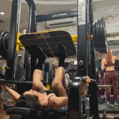 辣妈|举铁的魅力，越南135斤辣妈这样健身，网友感慨真比不过