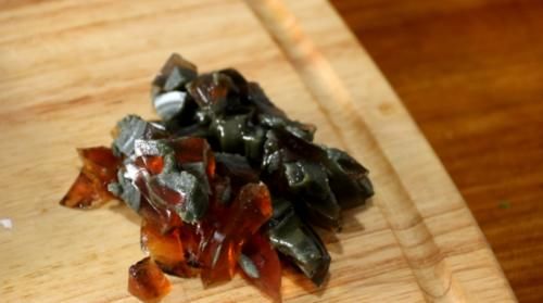 皮蛋豆腐别只会凉拌，这样做成汤羹，细腻爽滑，营养又美味