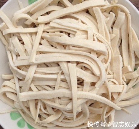 聪明人去吃麻辣烫，专拿这6样菜，好吃还不压称，老板哭晕在厕所