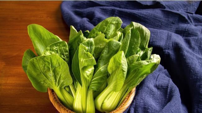 草酸|补钙只知道牛奶和钙片？6种绿叶菜含钙比牛奶还高