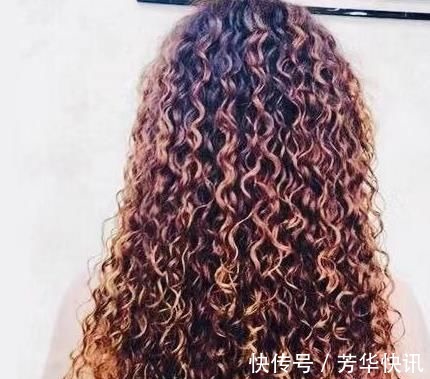 中长发 中年女性奈何选发型?是非如许剪方才好,这几款剪完起码年青10岁