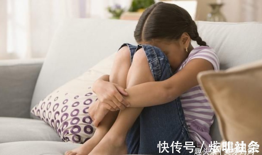 女儿|女孩第一次来月经，父母跟女儿说3句话，是对孩子最好的保护