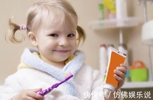 牙龈|宝宝牙齿长全再刷牙?90%的妈妈都做错了