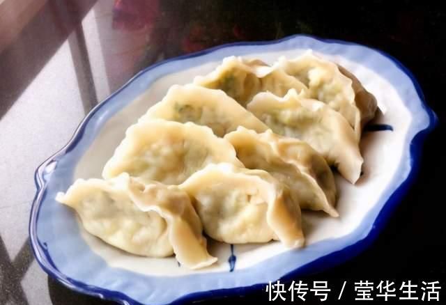 白菜馅饺子，别再加盐杀水了，多加1个步骤，白菜不出水，鲜味足