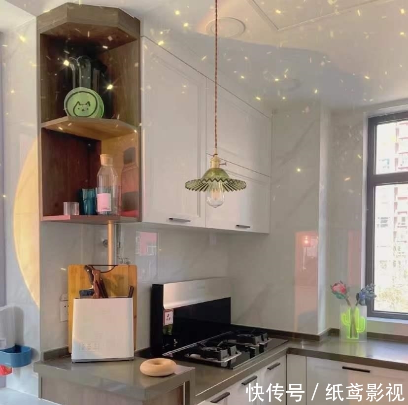 墙面|90后小夫妻,因太会布置而走红,把138㎡婚房装成网友们的理想家