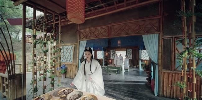 秀才$美女上联:膏可吃,药可吃,膏药吃不得,秀才对出下联抱得美人归