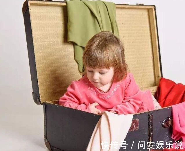 邻居|穿不上的衣服给你孩子吧,面对邻居的好意,宝妈差点骂人