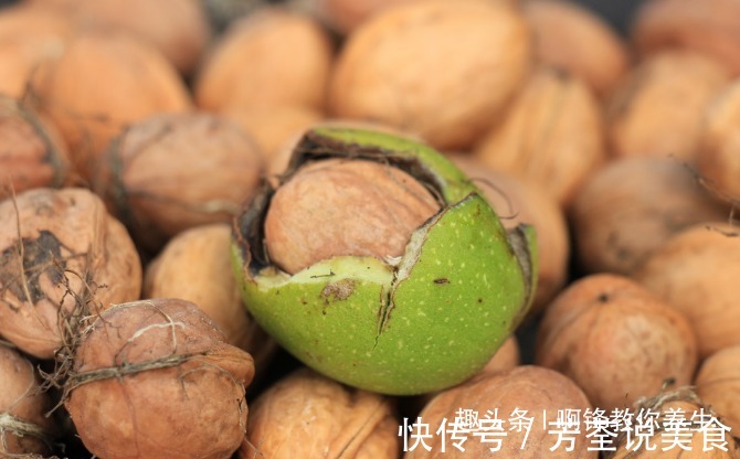 一小时|吃完核桃一小时内,不能碰此物,却有很多人不清楚,早知早好
