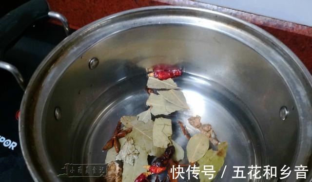 罗汉肉|猪身上的这块肉，看着不起眼味道媲美牛腩，卤一卤蘸酱吃味道一绝！
