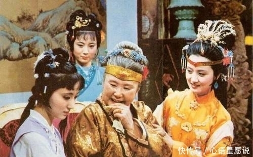  王熙凤|王熙凤有多会说话3句话夸完林黛玉，句句都是教科书级的高情商