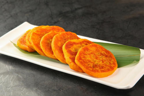  红薯糯米饼，香甜软糯暖胃，适合冬天的早餐，做法简单家常美食