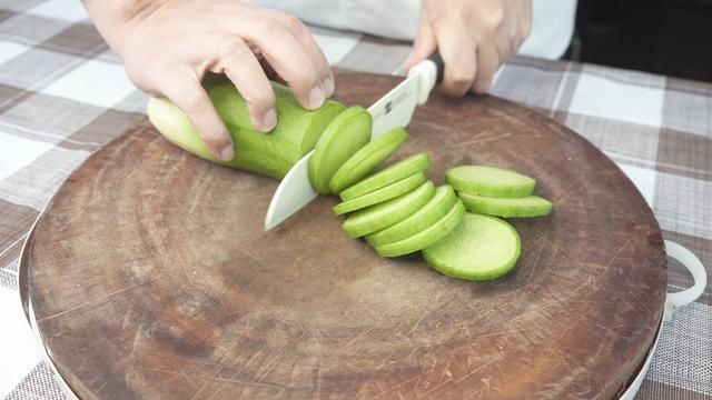  萝卜|93岁奶奶喝了一辈子的萝卜茶，做法过程全部教你，很简单也营养