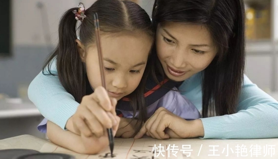 课堂笔记#赵今麦晒校园生活,硬笔书法很惊艳,提醒:规范写作的重要性