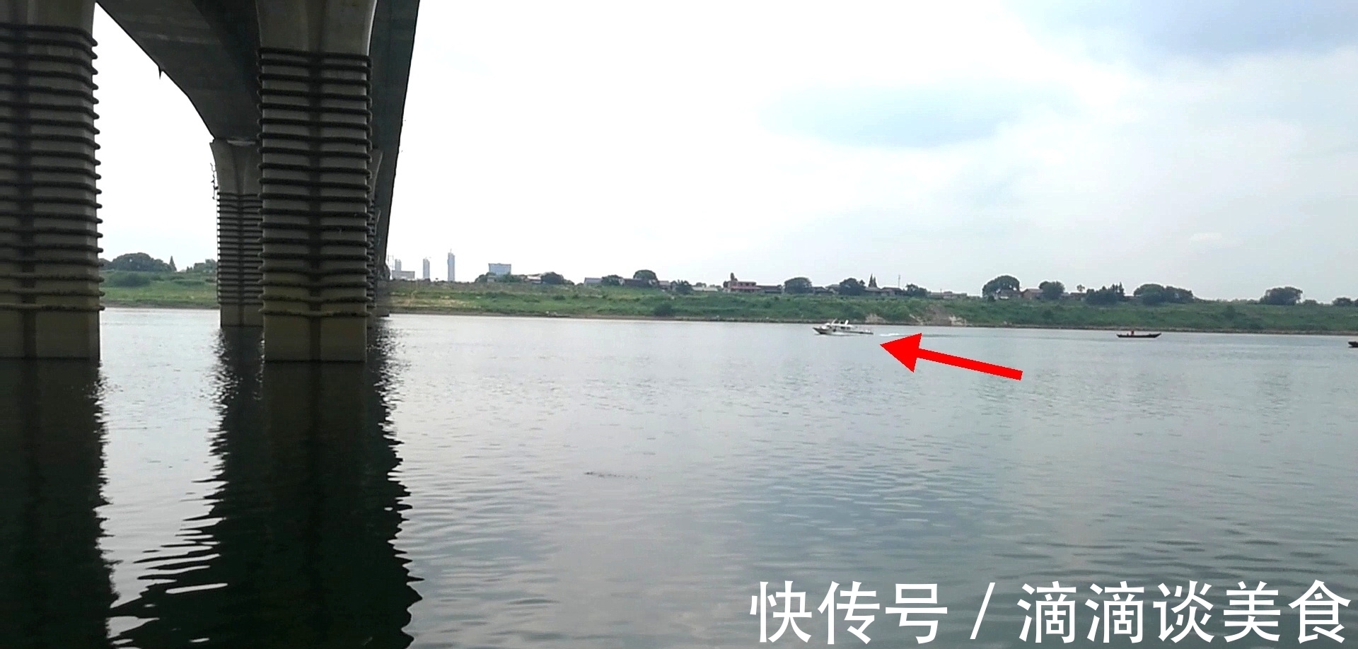 严管|一堆人在湘江边钓鱼,株洲禁渔执法船“视而不见”?