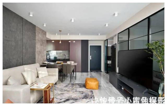 阳台|不敢相信她家只有50㎡!近6米长的阳台,100寸大电视,好羡慕!