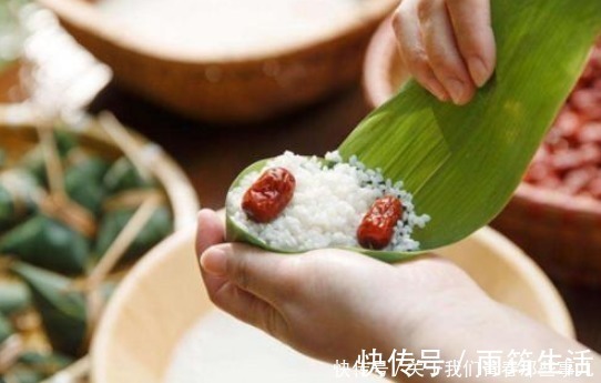 红枣粽|包粽子时,糯米要泡多久?泡对了时间,粽子清香味浓,甜糯不夹生