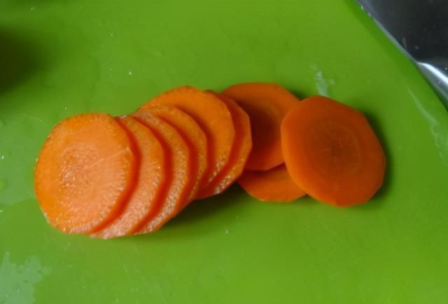 春天,少吃白菜土豆多吃它,清肠去脂解油腻,简单一炒比肉香