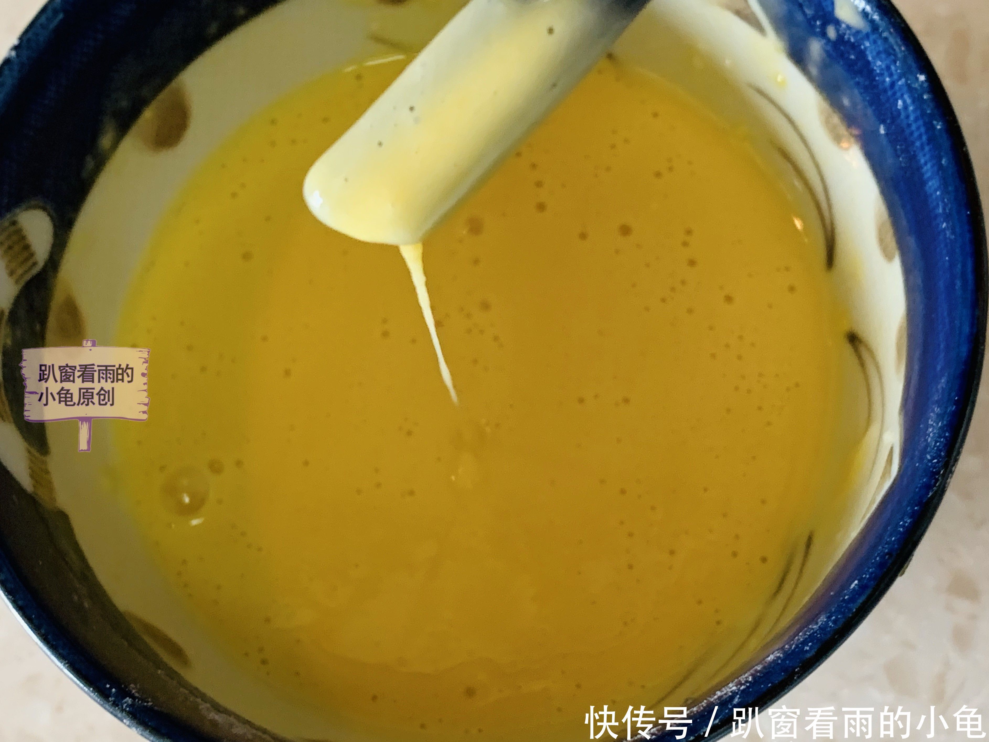 中薪|用蒲公英的花朵做一盘下午茶的小甜品,酥香鲜嫩又营养,清新怡人