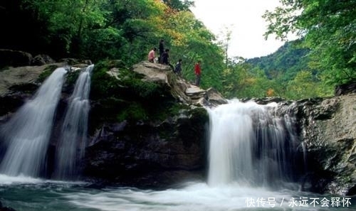 陕南“小九寨”灵秀山水神奇千层河