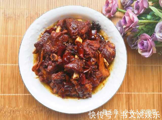 炖排骨时加入一样东西,排骨20分钟就醇香软烂,材料每家都有