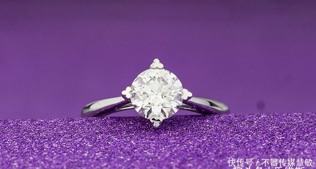 如何挑选结婚钻戒?新手们需要了解这些攻略