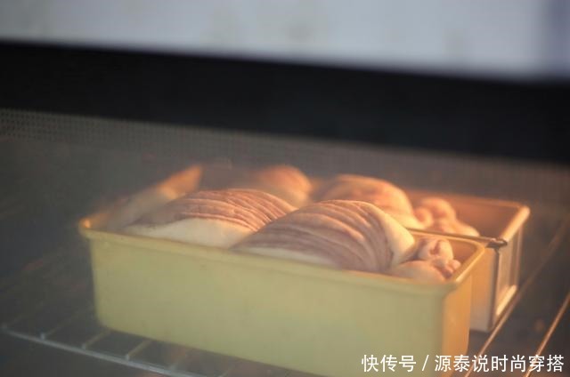 甜而不腻|自从学会这款吐司做法,一周得吃3次,绵软可口,甜而不腻,真香