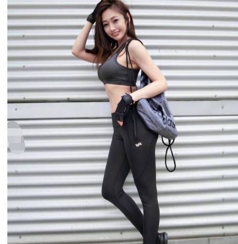 大长腿|街拍性感紧身打底裤小姐姐,显出婀娜多姿的身材