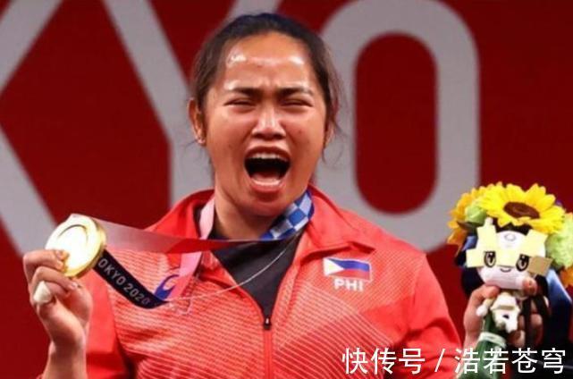 哈里|击败中国选手,她为祖国拿下第一枚金牌,总统:整个民族为你骄傲