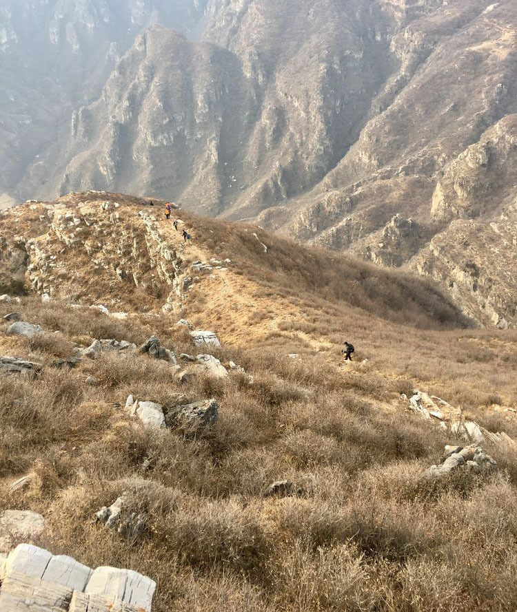 涞水|穿越高山和人群，涞水黄土顶—大北顶—大寨顶徒步旅游