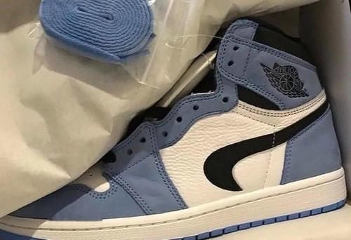 有人买到一双「错版」北卡蓝 AJ1，网友：这运气也太好了！！！