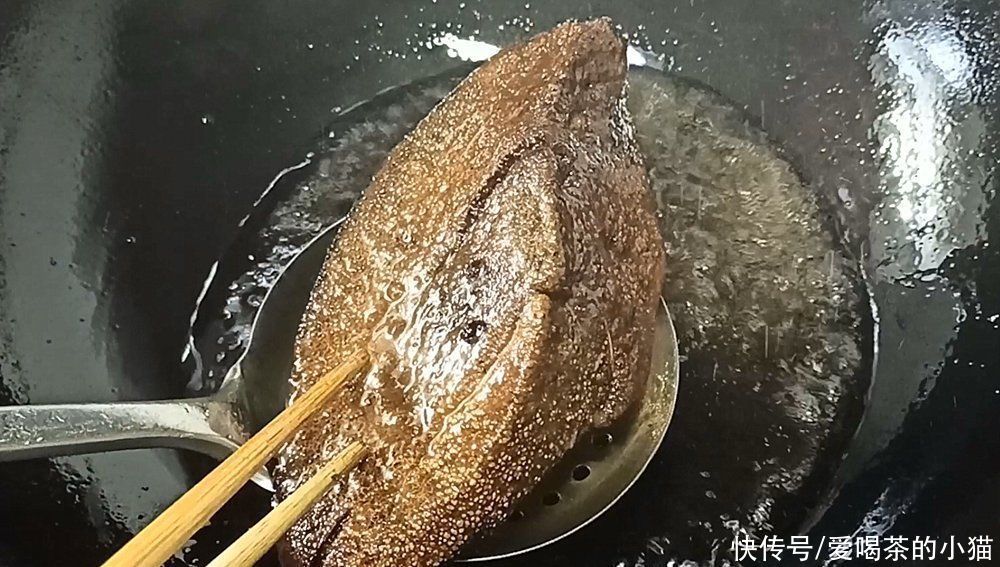  喜欢|猪肝别只会炒着吃，小猫教教你这么做，外酥里嫩，下酒下饭都不错