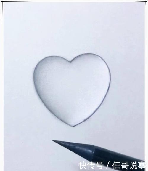 美术生|美术生教学画爱心,小学生吐槽“幼稚”,点上高光太好看了吧