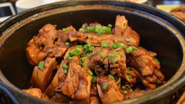 吃起来|炒鸡肉之前，多加一步，鸡肉更鲜嫩入味，吃起来也没有肉腥味