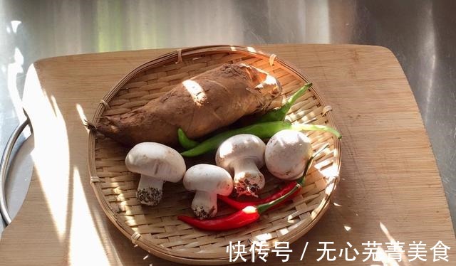 蘑菇|清淡可口的冬笋蘑菇炒火腿,制作简单,是你夏季不容错过的美食!
