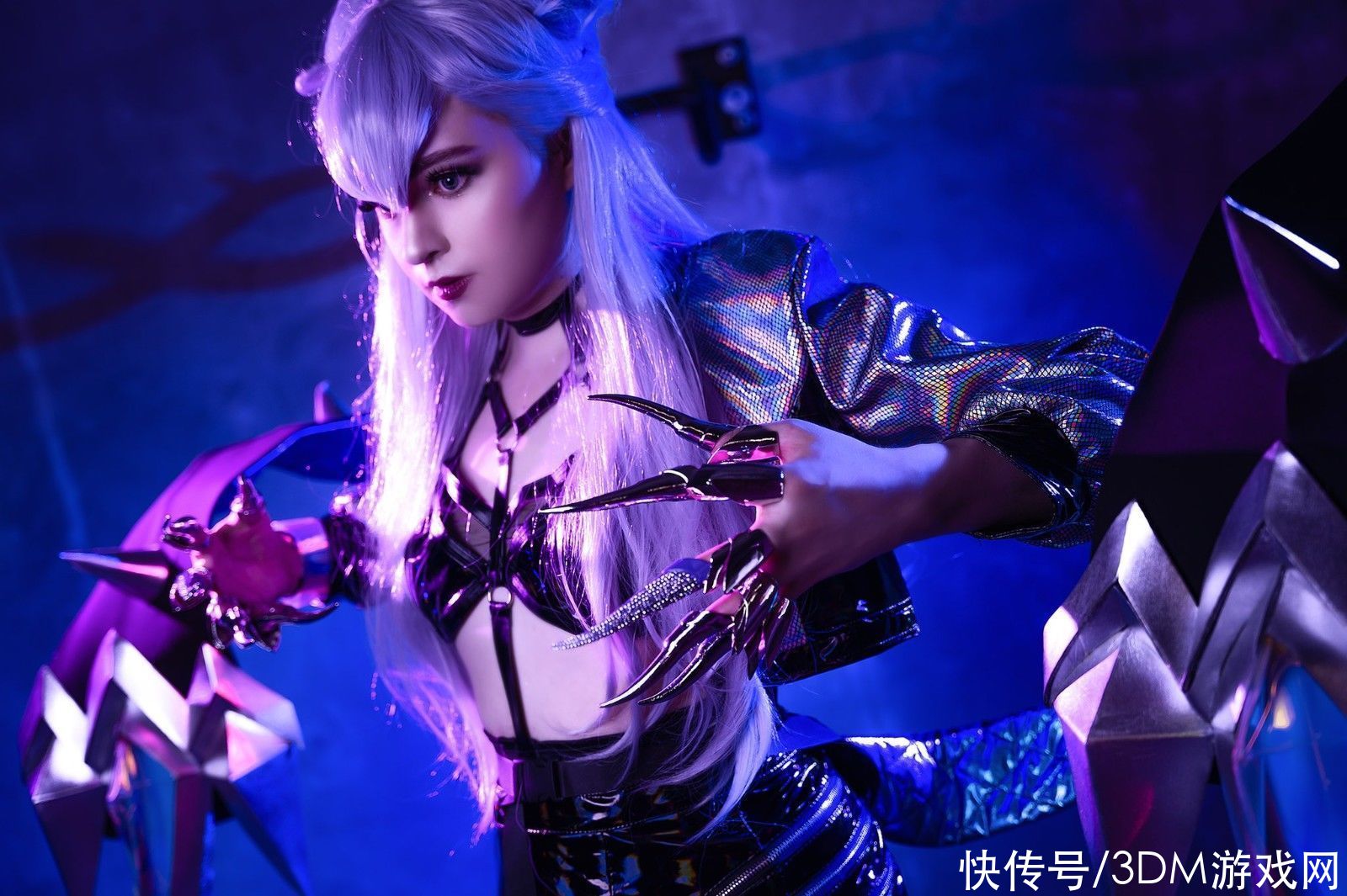 美图|LOL女装大佬Sneaky Cos美图 K/DA伊芙琳魅惑登场