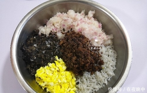 蒸包子的详细做法,发面有技巧,调馅有窍门,照着做准成功