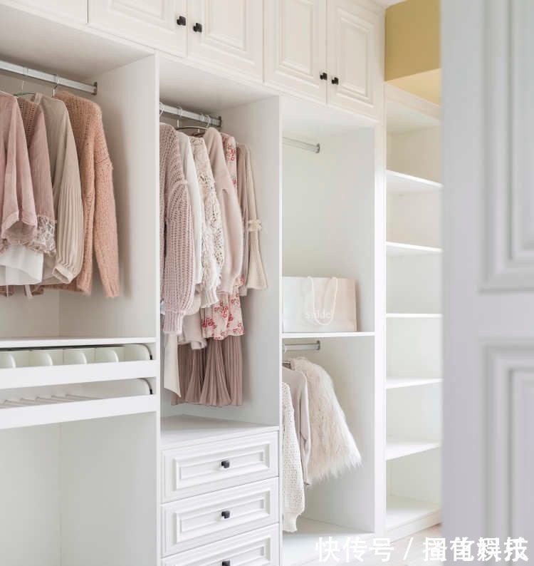 李雨晴|“独居老人”的蜗居,舒适不失趣味,专门设计的墙漆更是独一无二