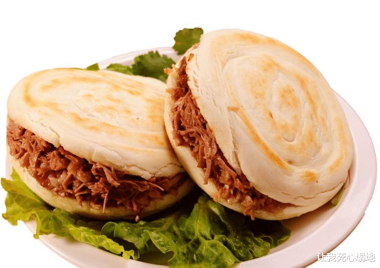 裤带面白煮后用油泼，加点青菜油泼辣椒，口感筋道