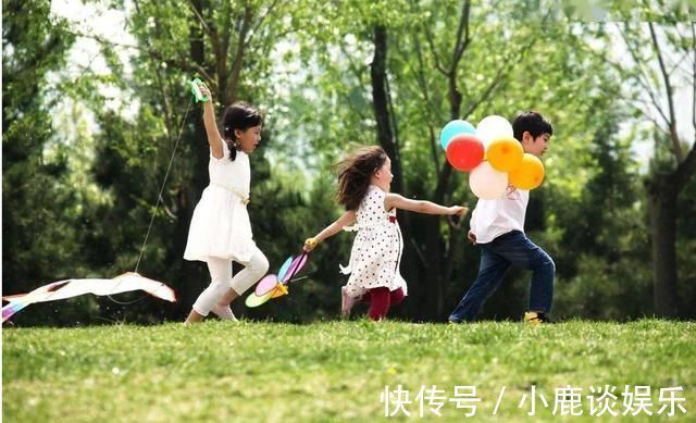 水枪|“熊孩子”在5楼窗户上玩耍，这样的孩子估计只有容嬷嬷治得了吧