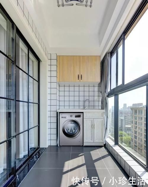 衣物|阳台这么设计,既不影响晾衣服,还能作为休闲区!太聪明了
