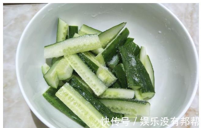 小米辣|腌黄瓜配方,婆婆用了20年的法子,黄瓜脆爽入味,不易坏