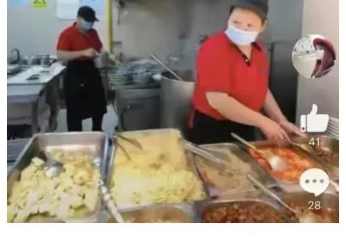陈蓉|万蒂妮视频里曝光SMG食堂，网友问：看到程雷和陈蓉了吗？
