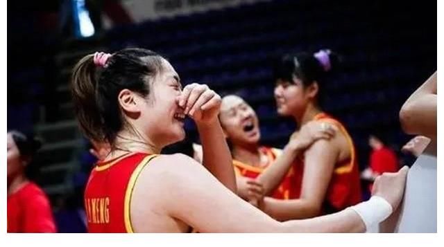 世青賽|“女版詹姆斯”李夢(mèng)：女籃的硬核甜心，拒絕西班牙富商只嫁中國(guó)人