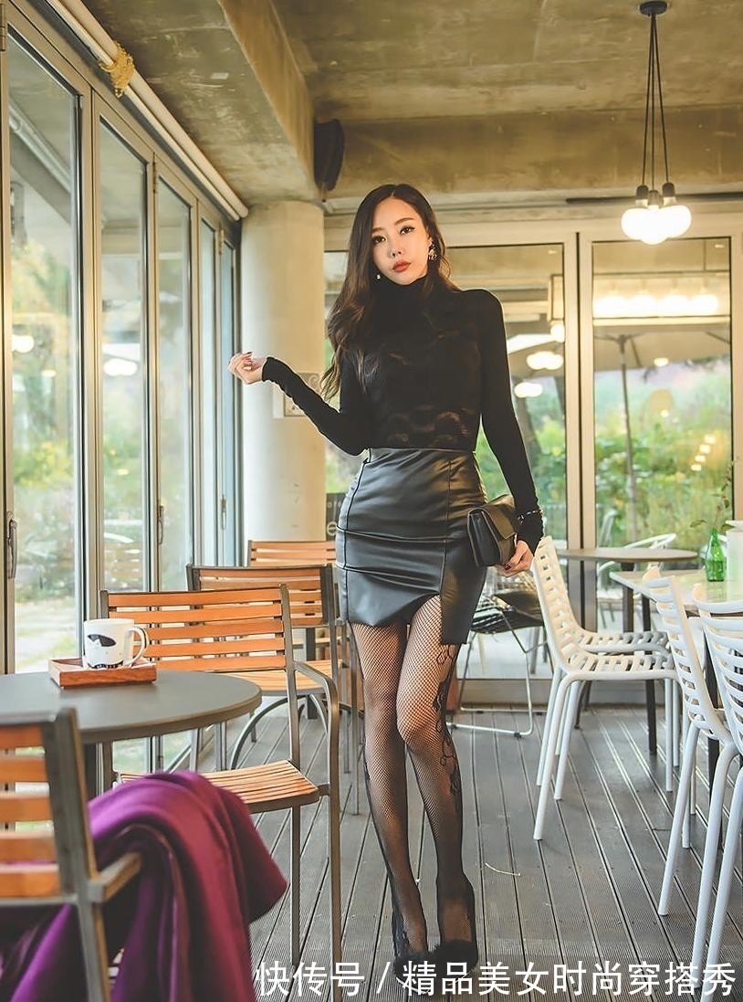 黑高跟鞋 又到了可以穿皮裙的季节了,脚上搭配一双黑高跟鞋,知性又优雅
