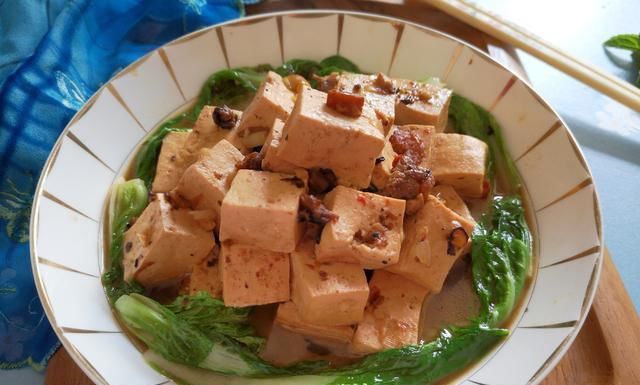 炖豆腐时加入它，美味又下饭，一上桌就被抢光了！