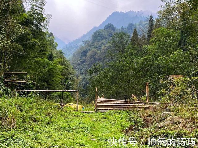 碎石公路|距成都80多公里有处冷门徒步胜地，风景原始，古道沧桑古庙深藏